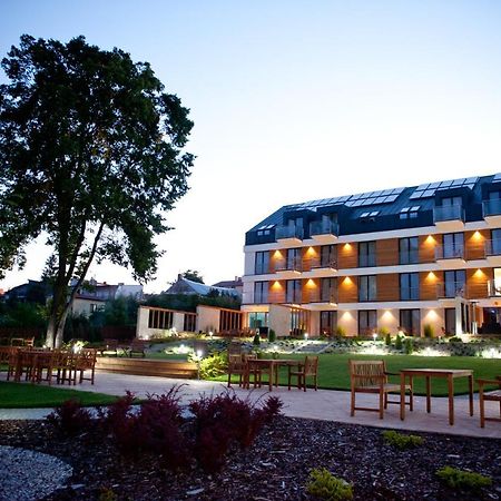 Hotel Uniejow Kültér fotó
