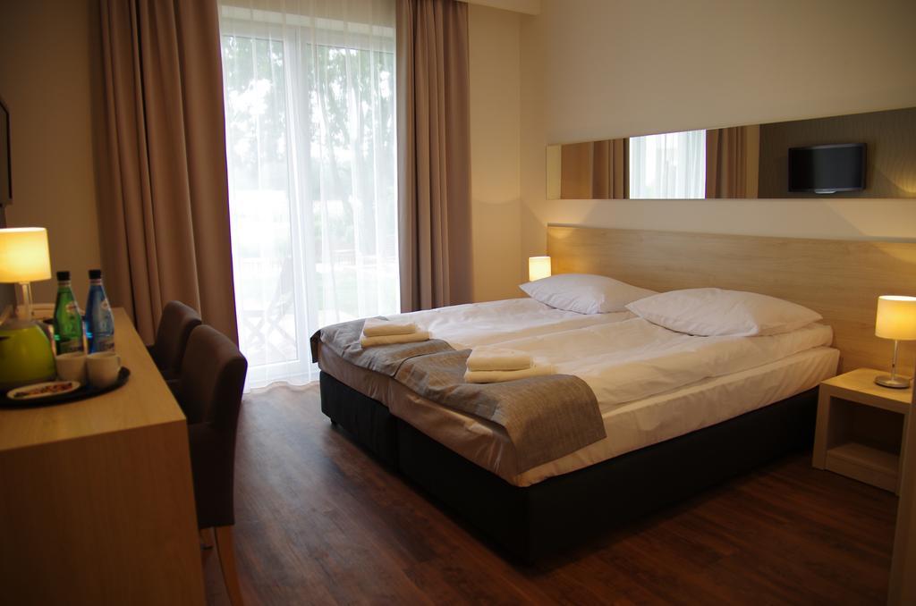 Hotel Uniejow Kültér fotó