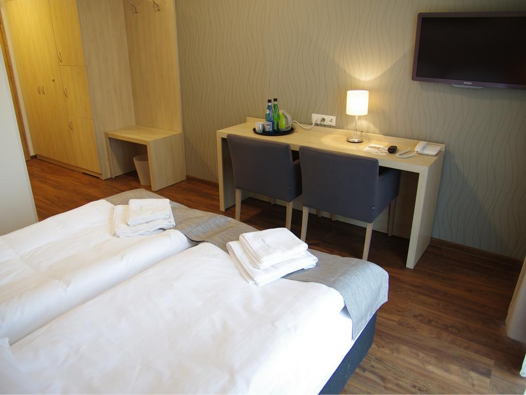 Hotel Uniejow Szoba fotó