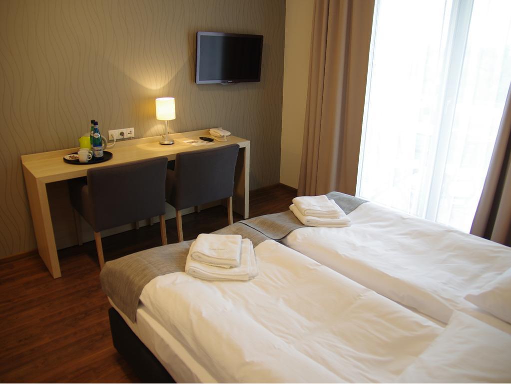 Hotel Uniejow Kültér fotó