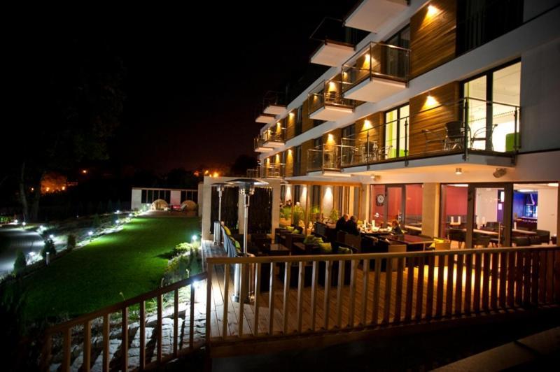 Hotel Uniejow Kültér fotó