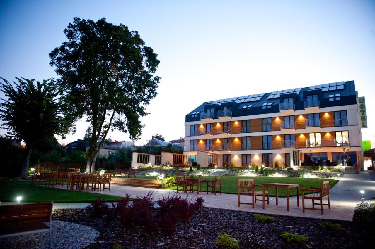 Hotel Uniejow Kültér fotó