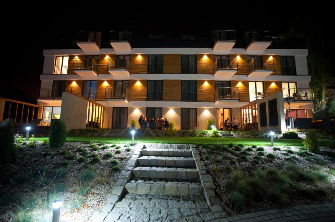 Hotel Uniejow Kültér fotó