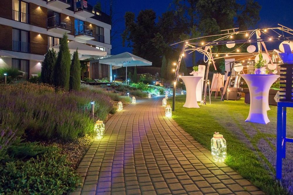 Hotel Uniejow Kültér fotó